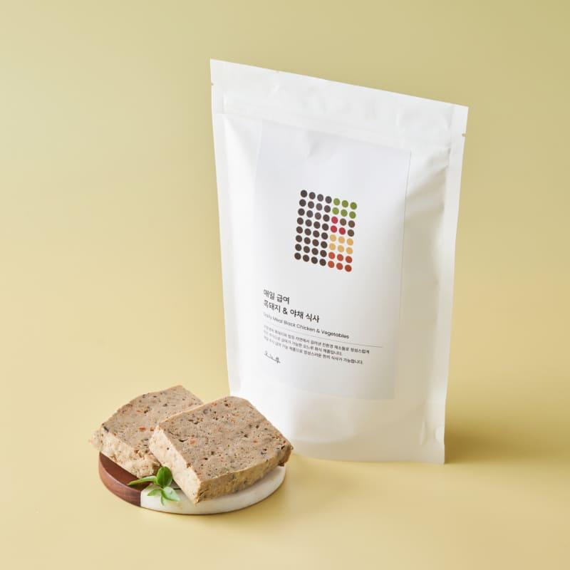매일 급여 흑돼지&야채 식사(50g*4)